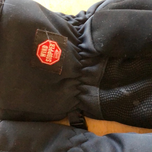 Gloves - Picture 2 of 3